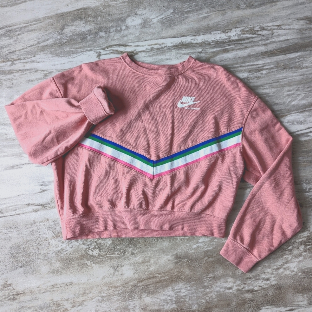 SOLD Nike Small Pink Long Sleeve Sweatshirt
